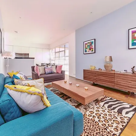 Interior-Designer Apartment With 2 Terraces
